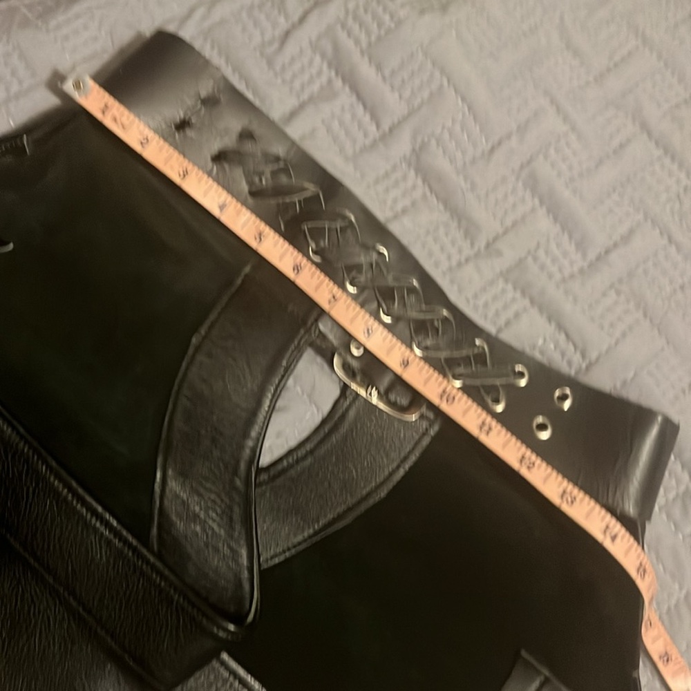 R2) Leather Chaps - Picture 9 of 10